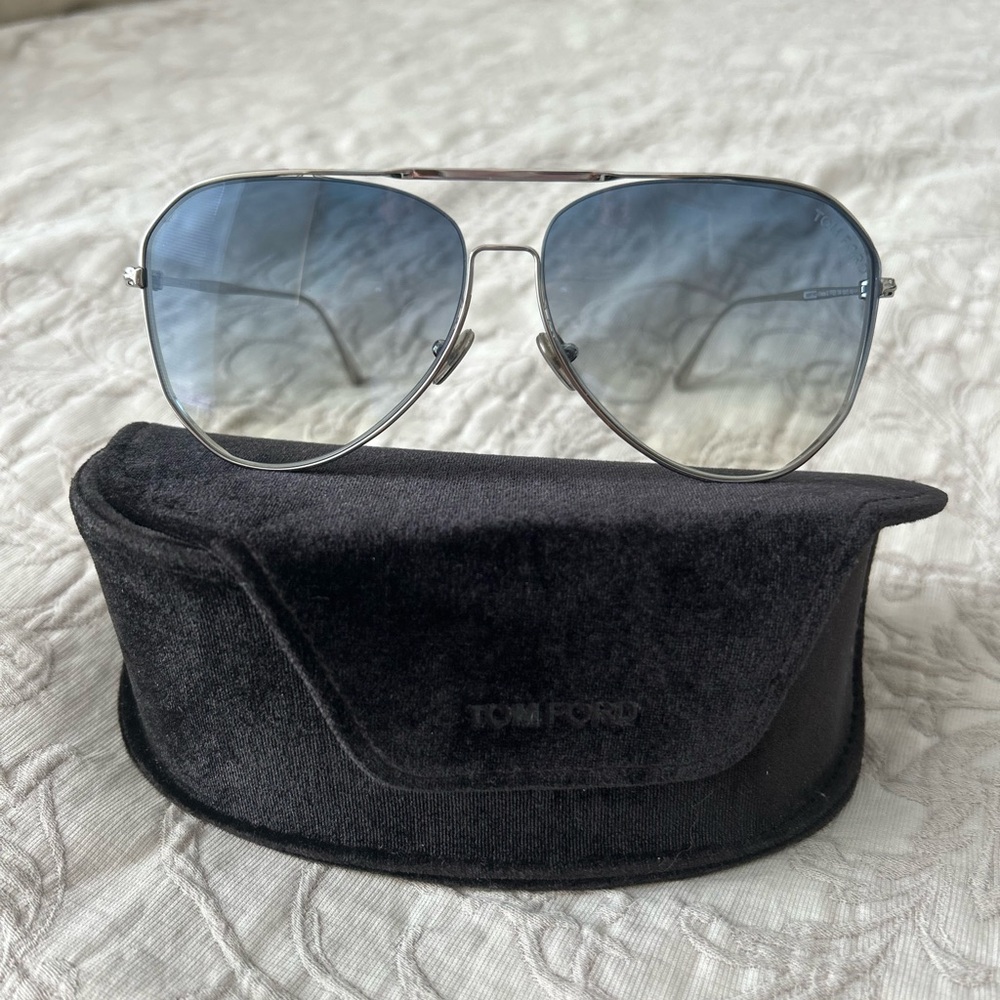 Tom Ford Silver Aviator Sunglasses Gradient Lenses